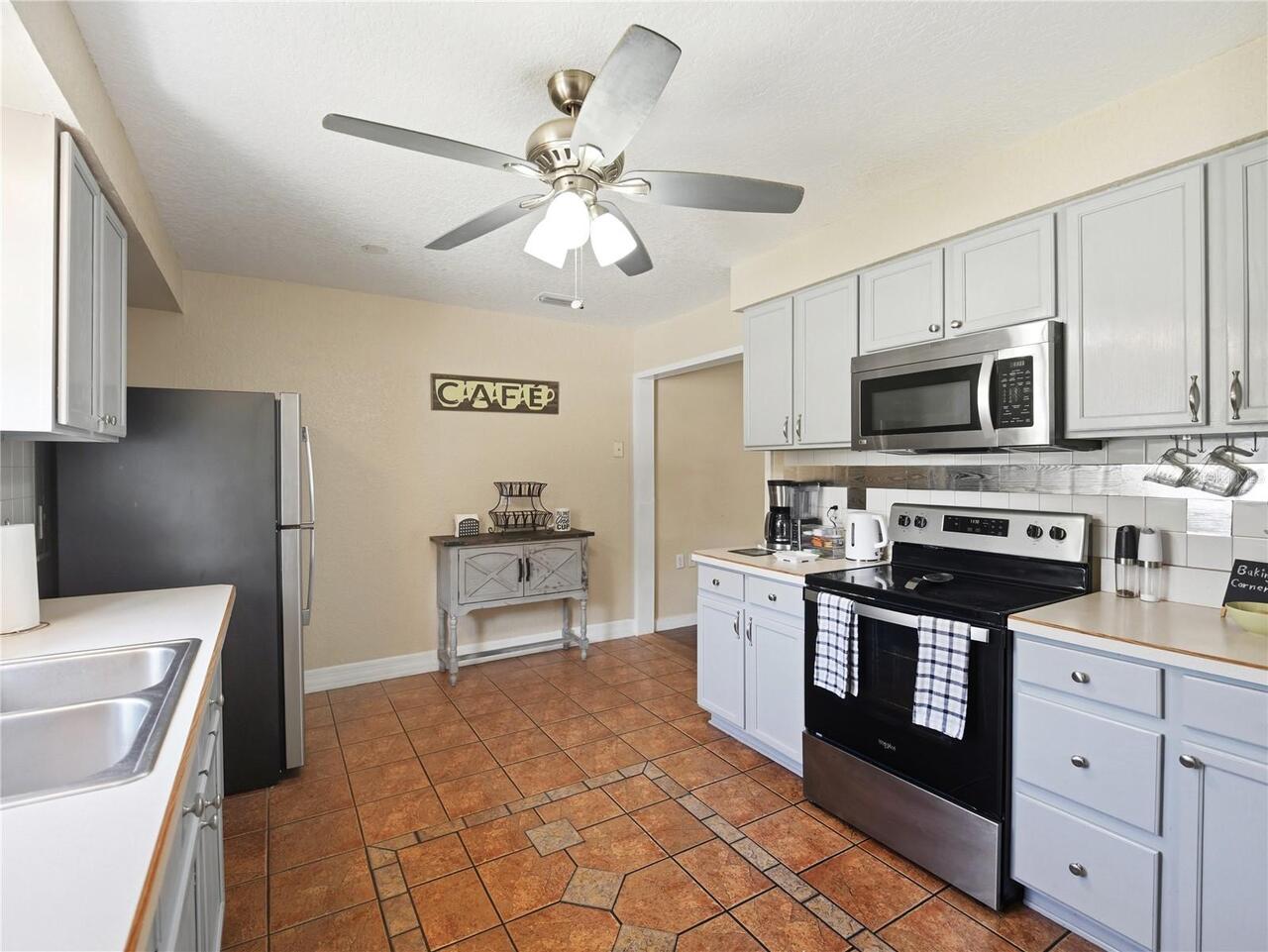 Listing Photo 7