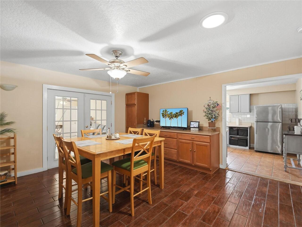 Listing Photo 8