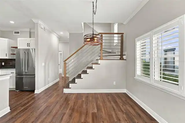 Listing Photo 11