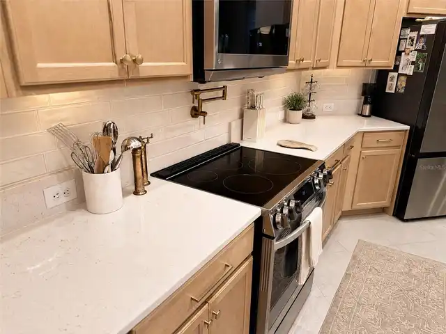 Listing Photo 9