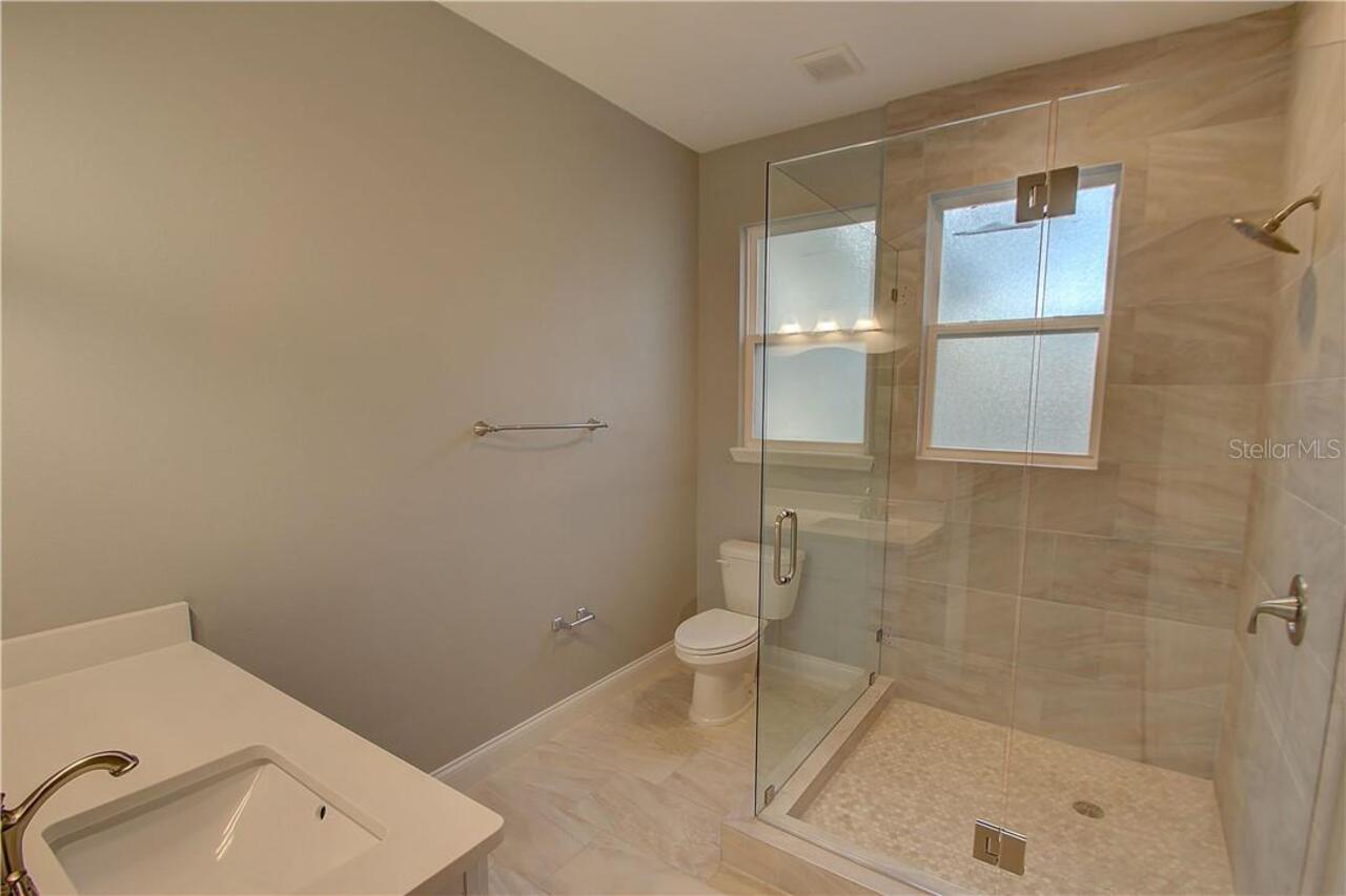 Listing Photo 9