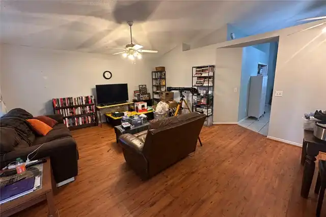 Listing Photo 9