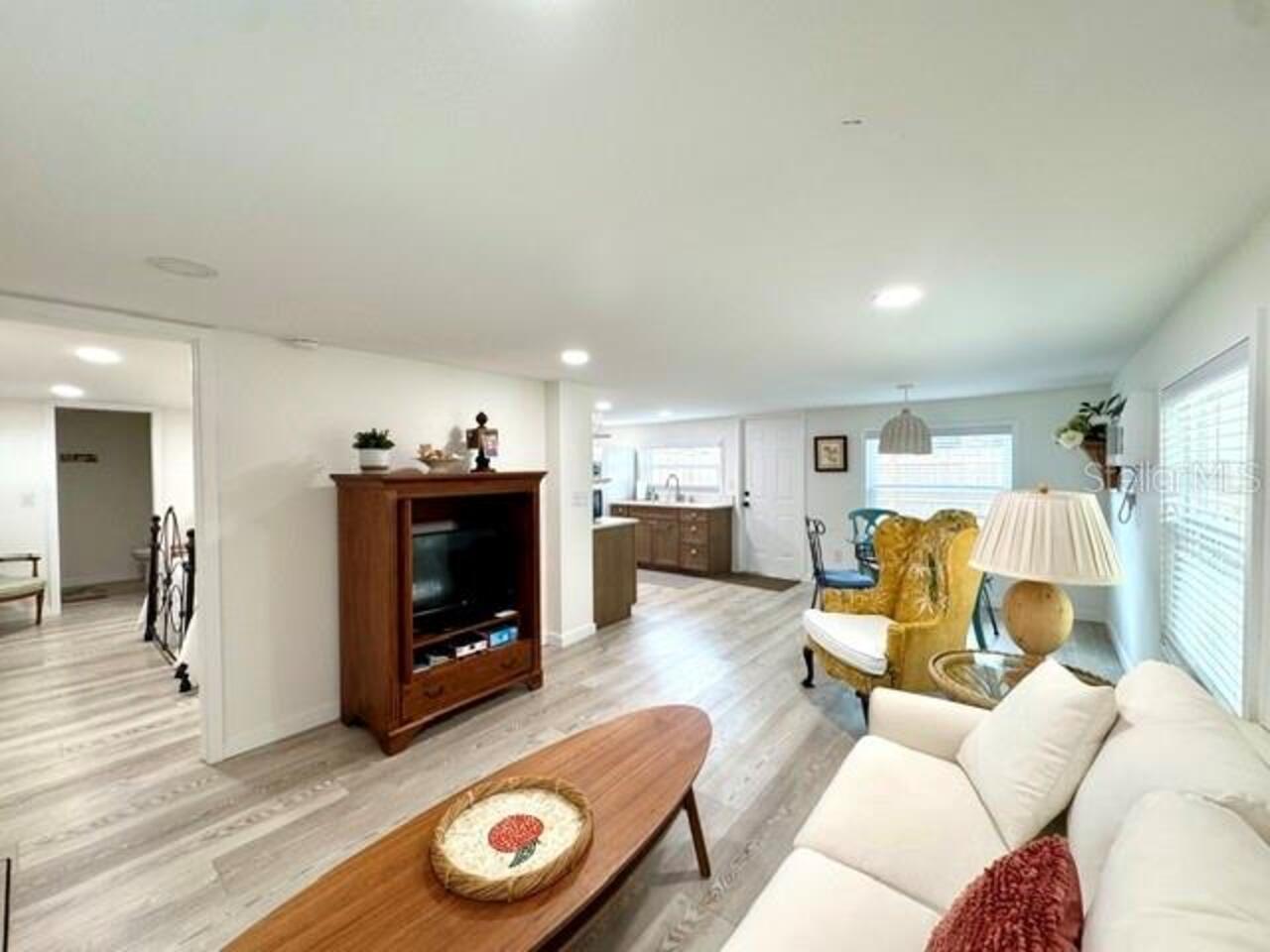 Listing Photo 9