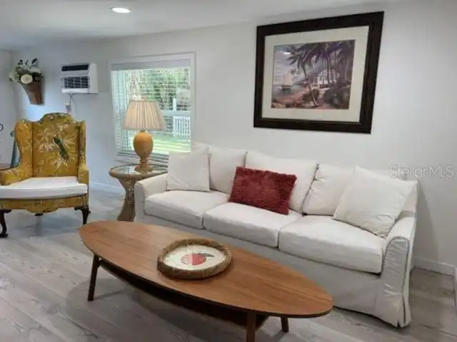 Listing Photo 8