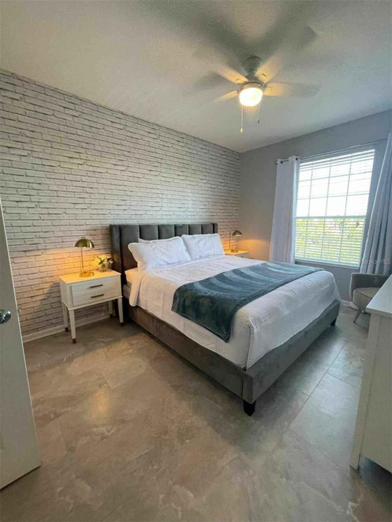 Listing Photo 11