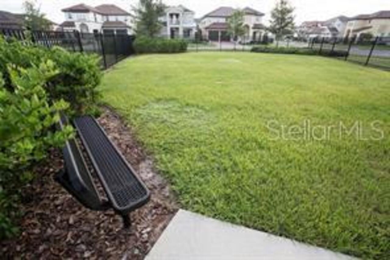 Listing Photo 12