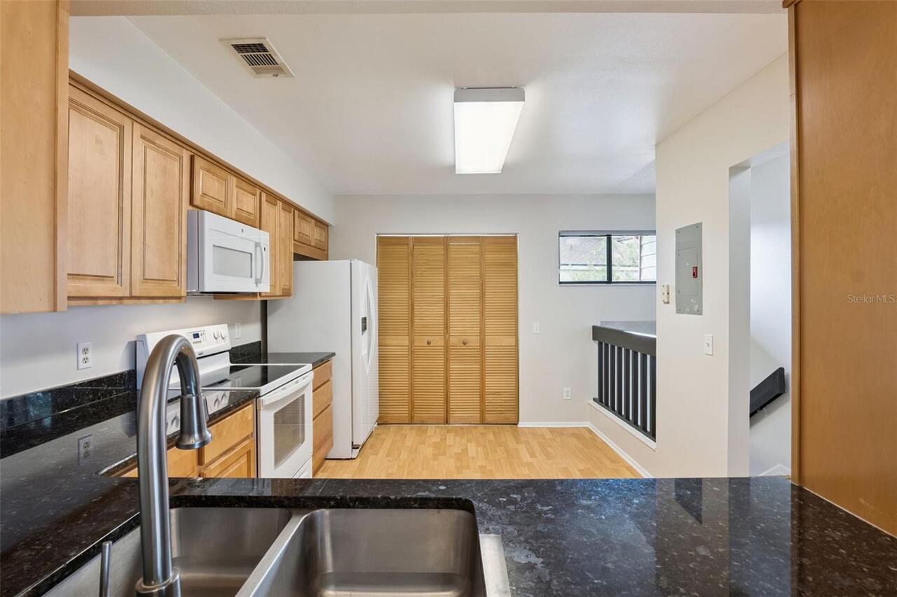 Listing Photo 8