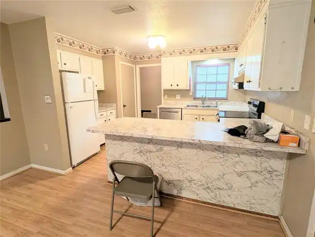 Listing Photo 8