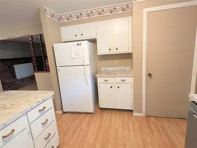 Listing Photo 10