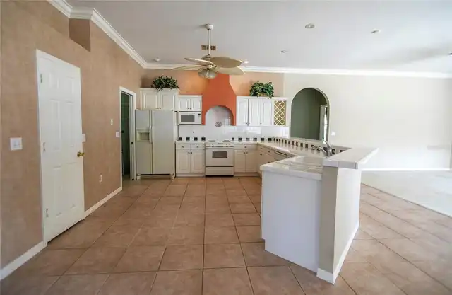 Listing Photo 16