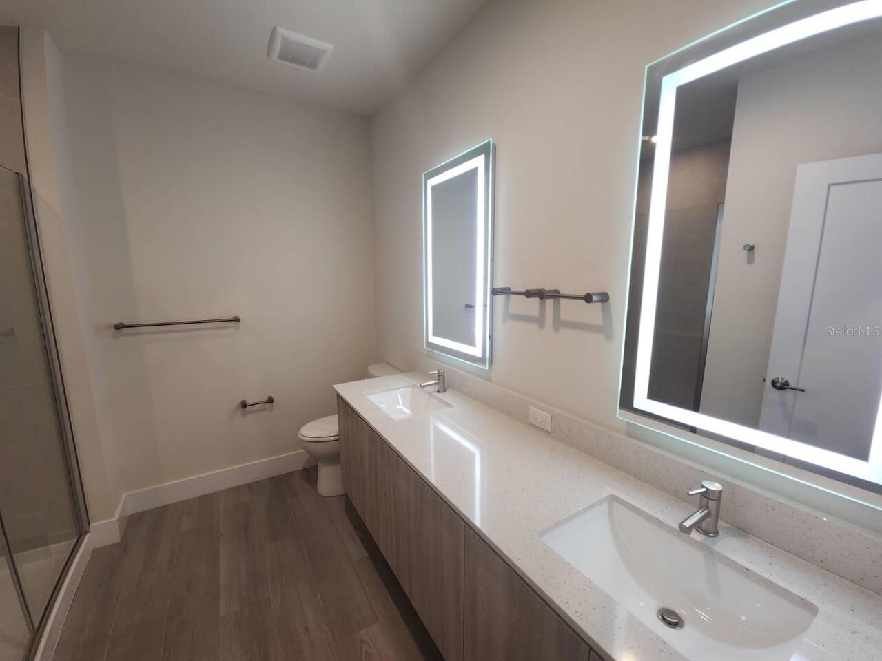 Listing Photo 12