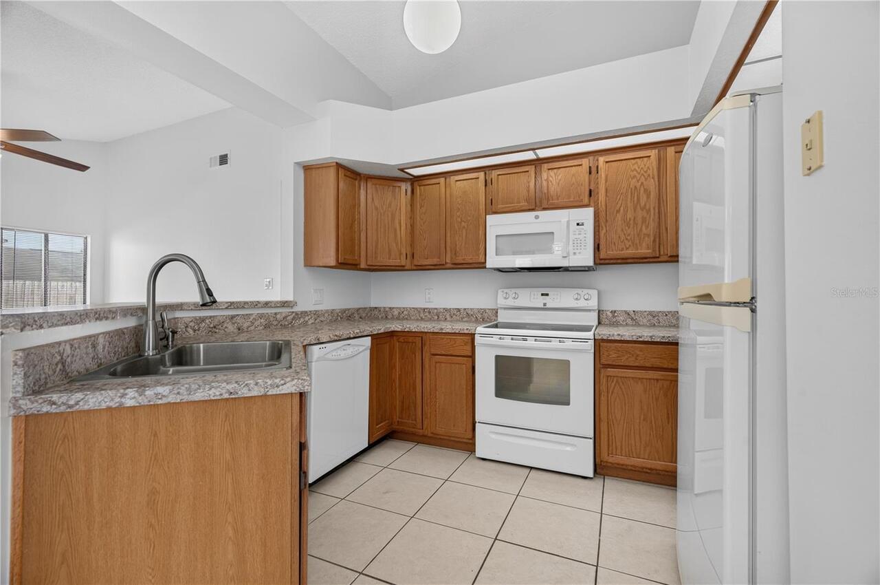 Listing Photo 12