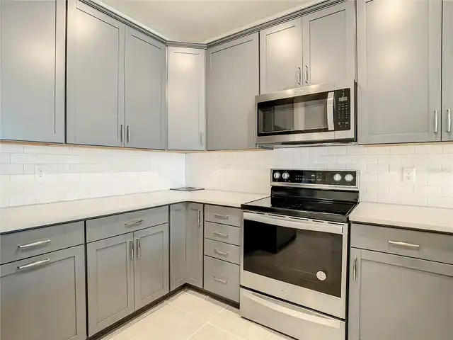 Listing Photo 9