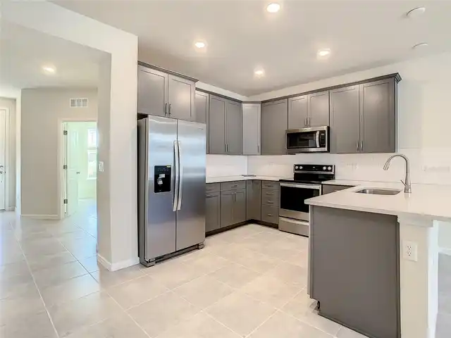 Listing Photo 11