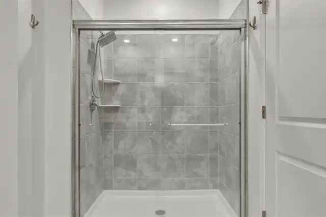 Listing Photo 11