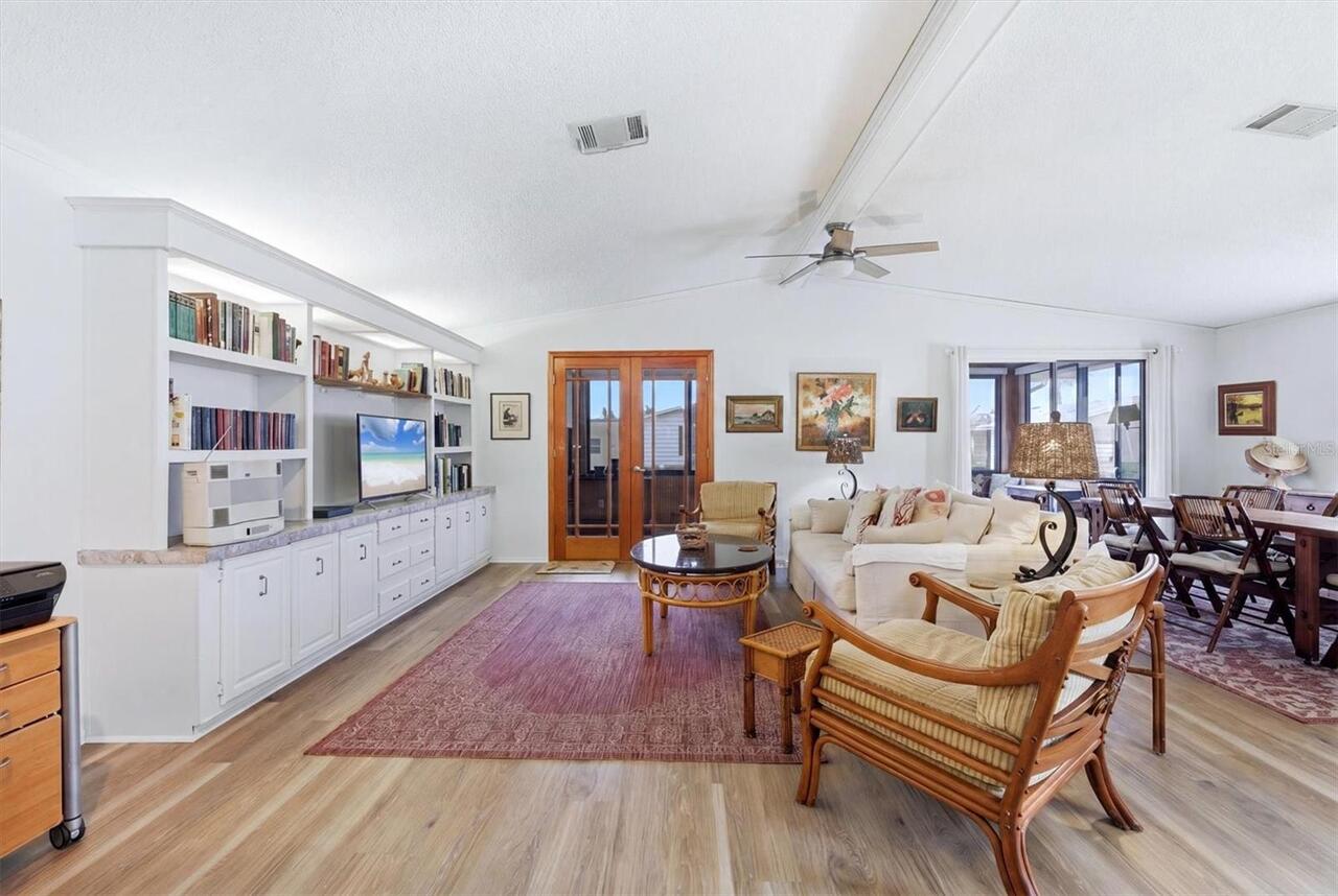 Listing Photo 8
