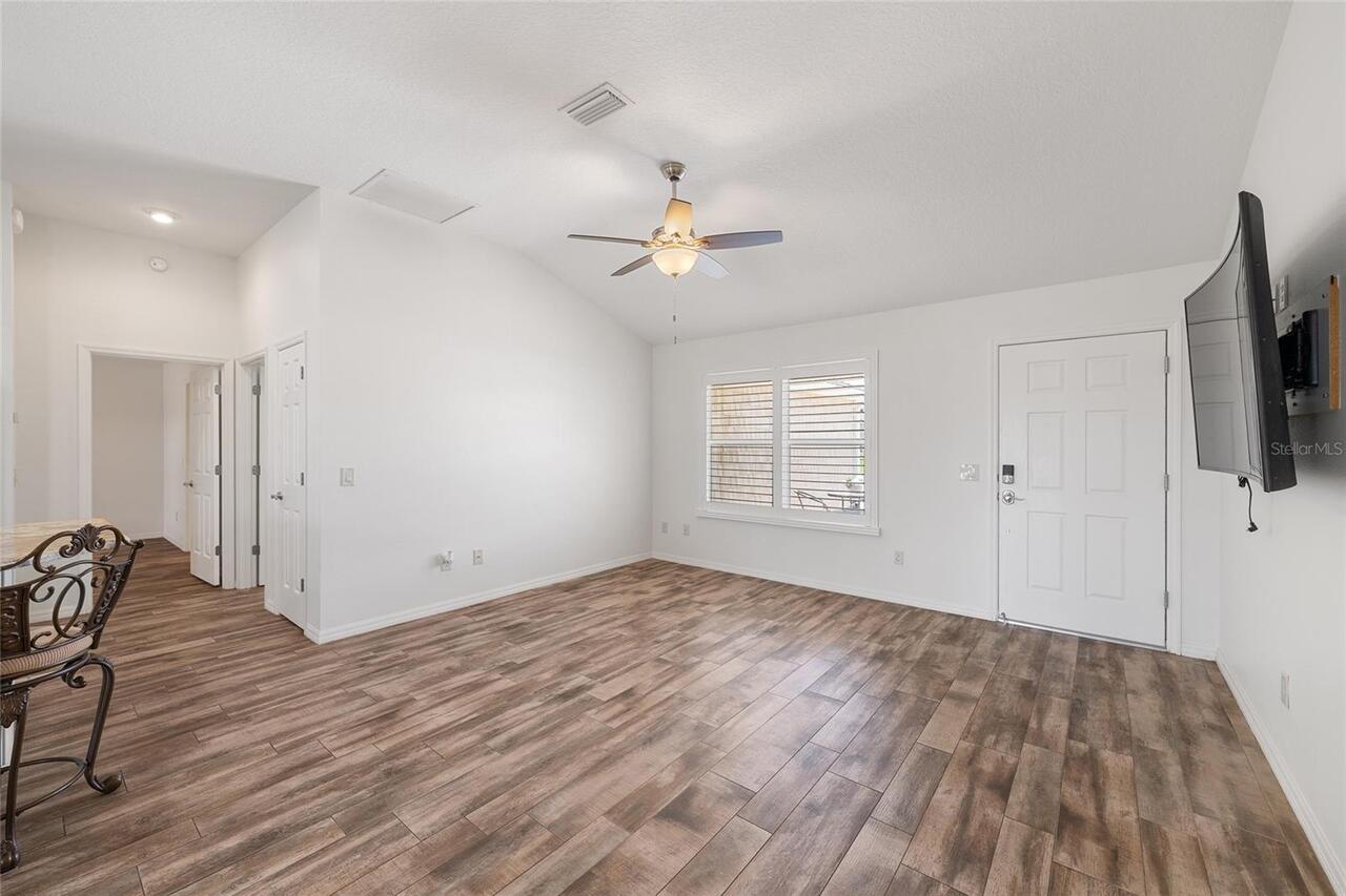 Listing Photo 7