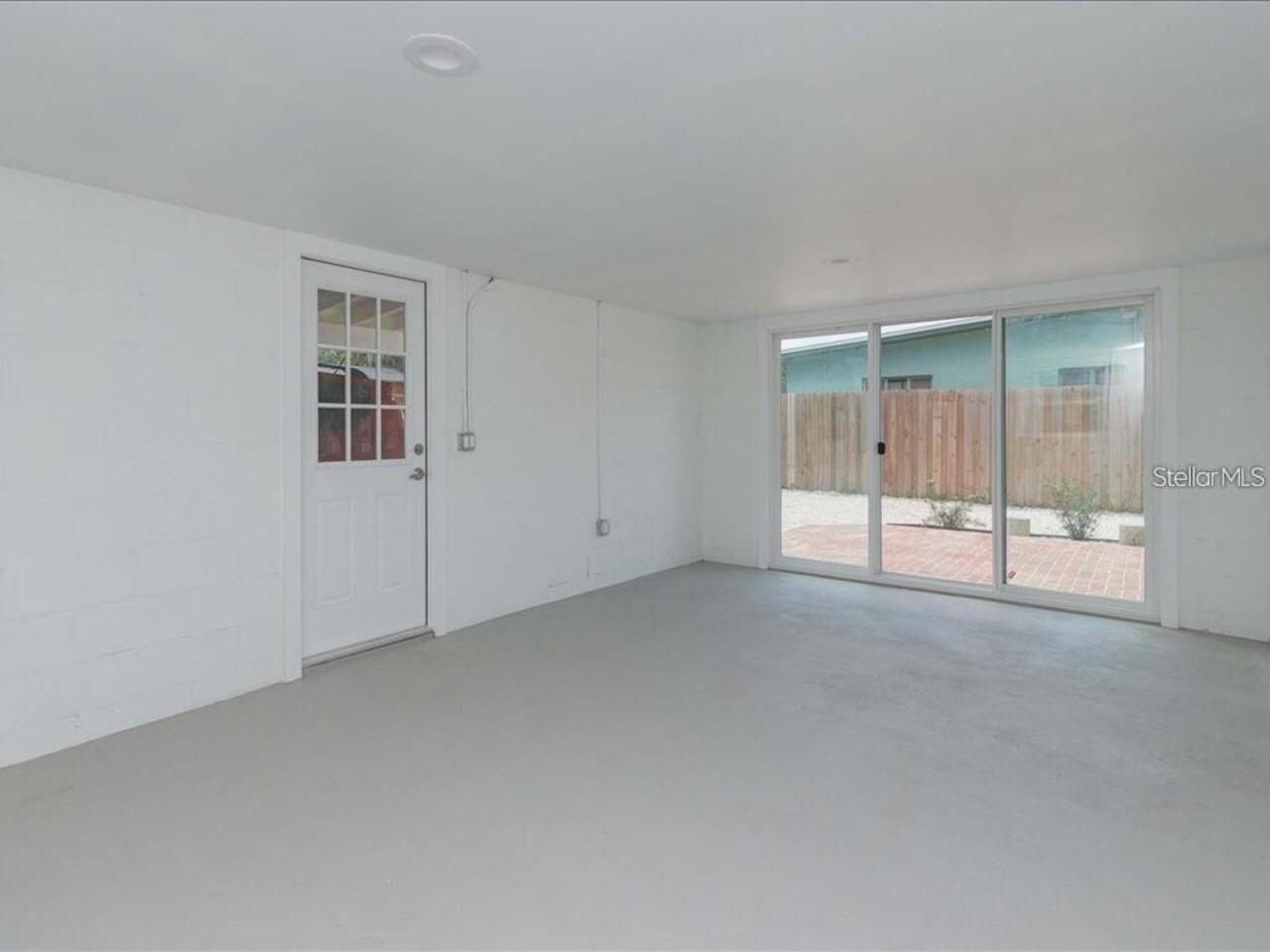 Listing Photo 10