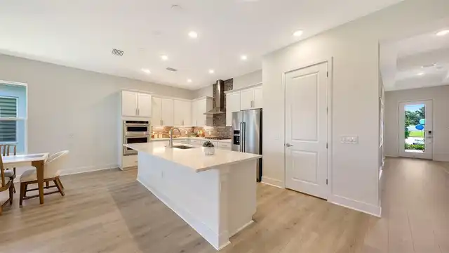 Listing Photo 16