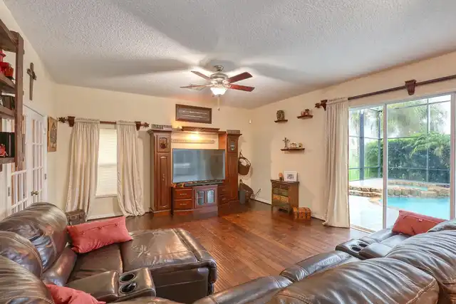 Listing Photo 17
