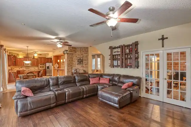 Listing Photo 18