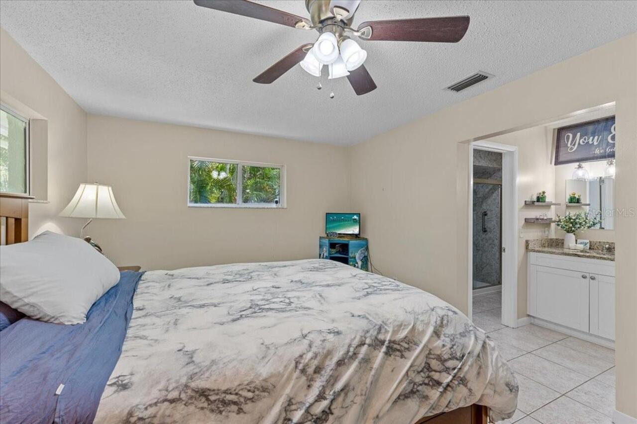 Listing Photo 33