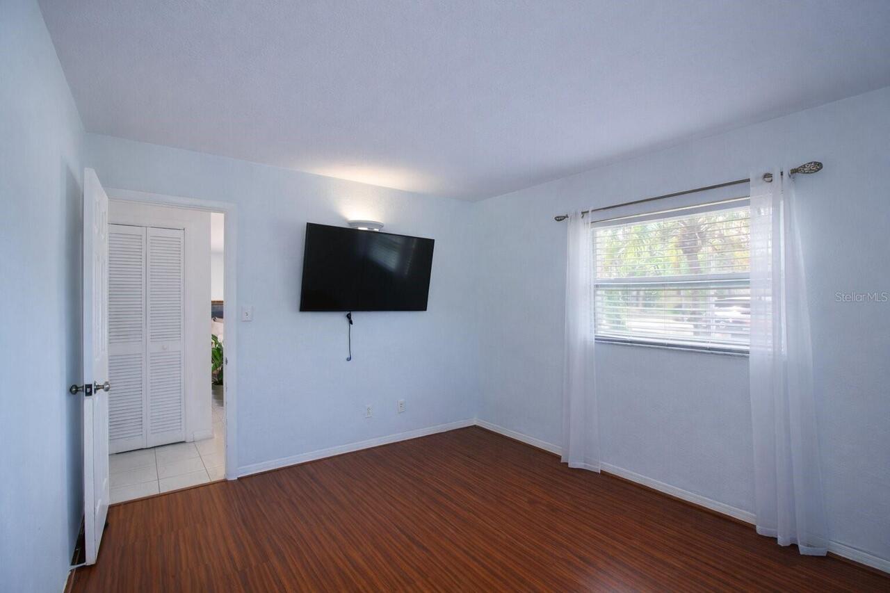 Listing Photo 14