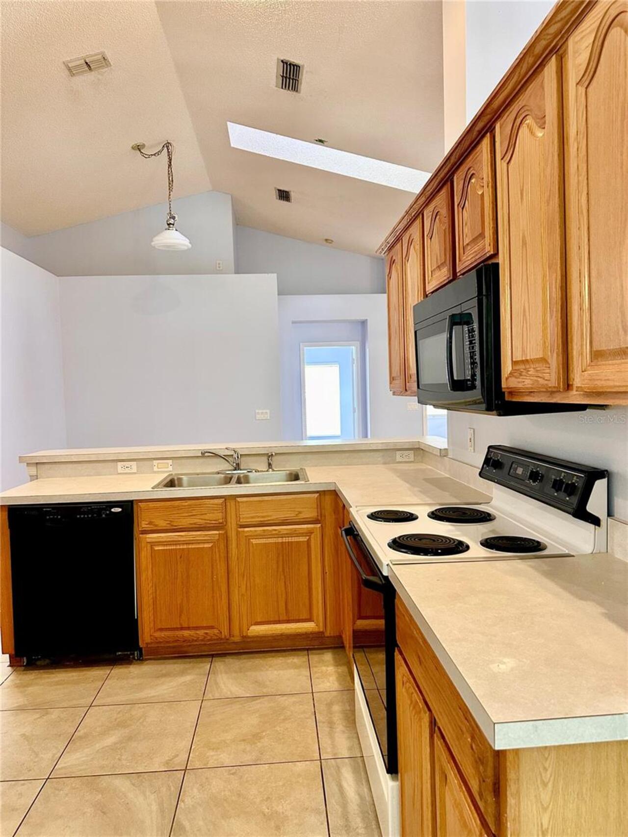Listing Photo 8