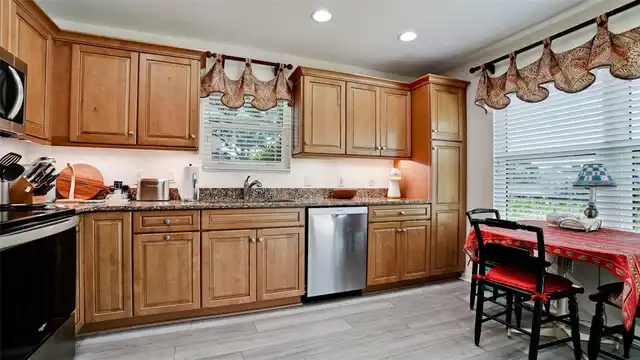 Listing Photo 17