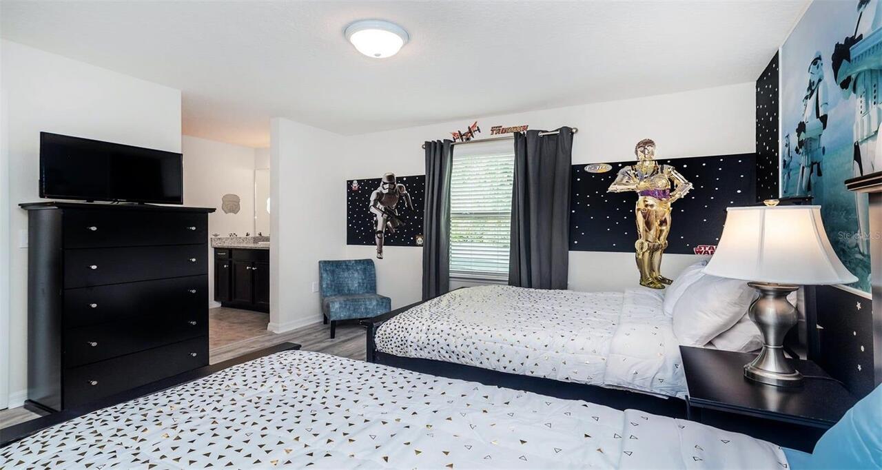 Listing Photo 10