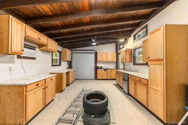 Listing Photo 11