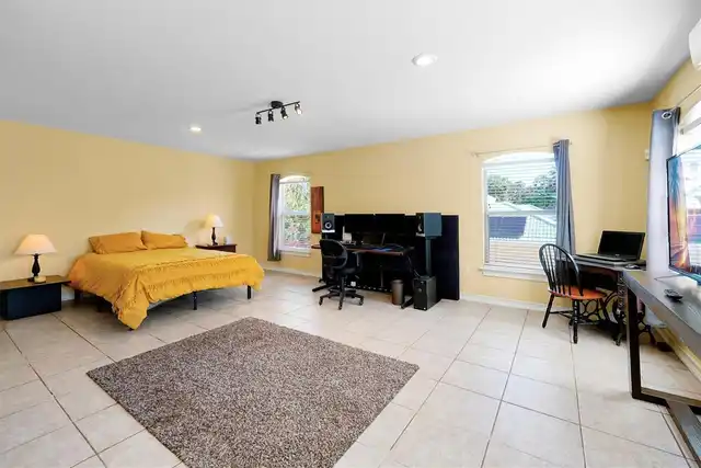 Listing Photo 20