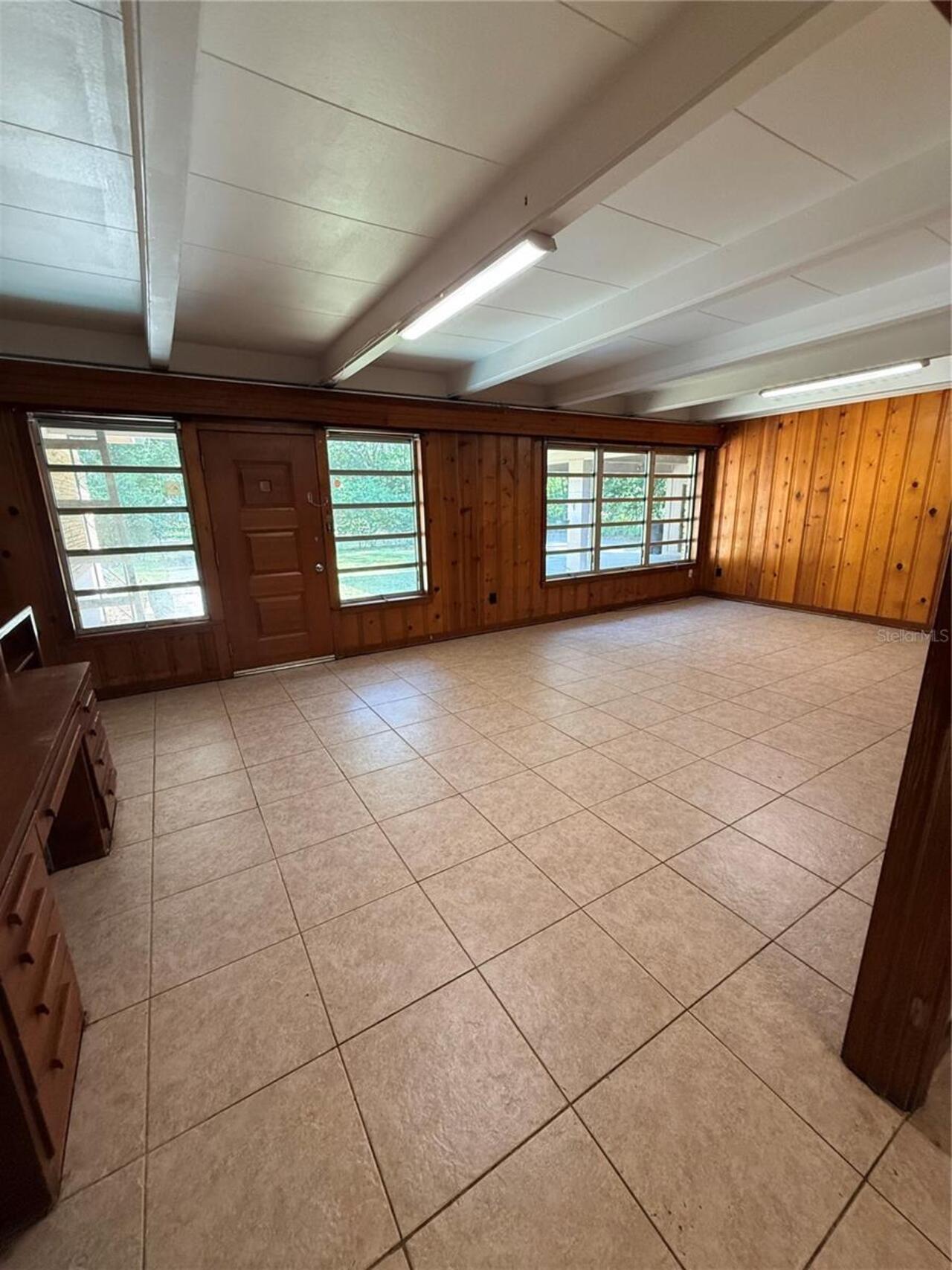 Listing Photo 9