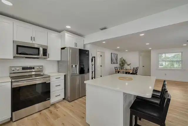 Listing Photo 11