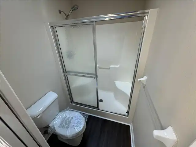 Listing Photo 10