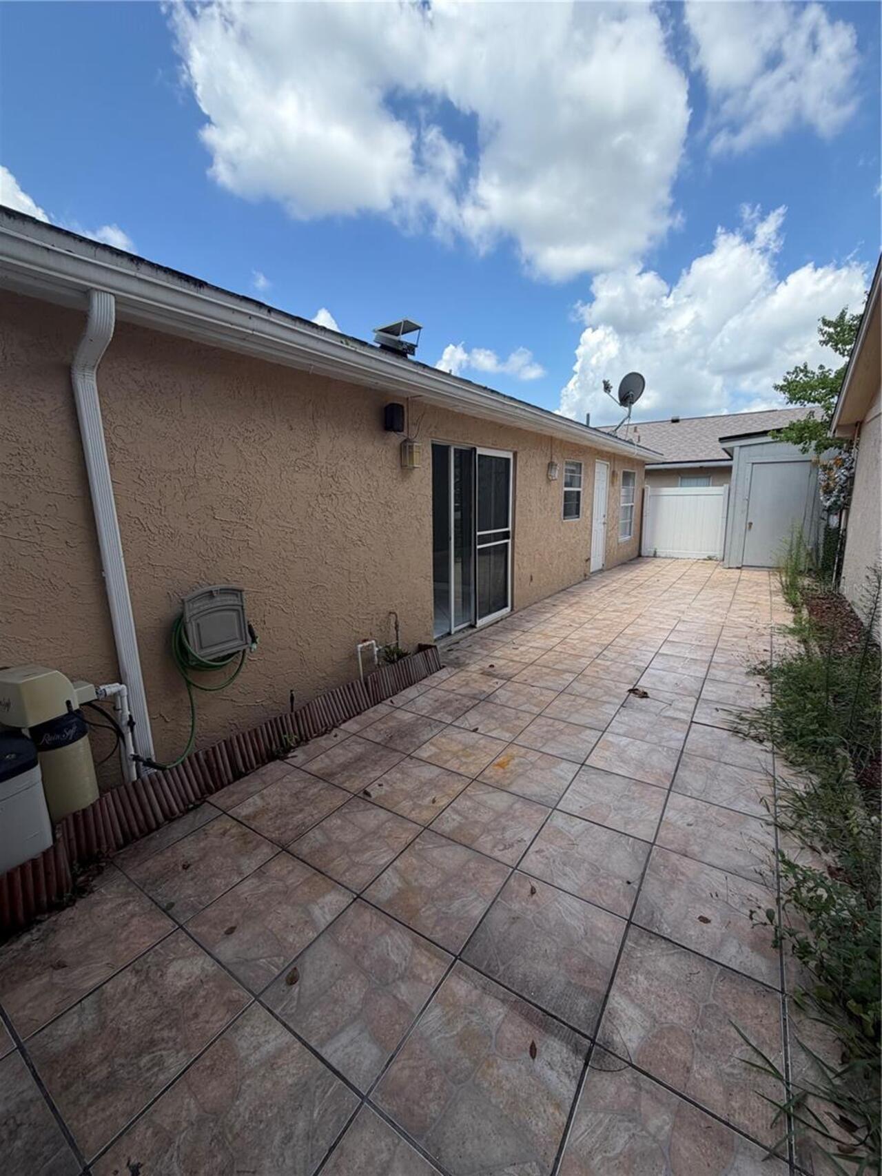 Listing Photo 11