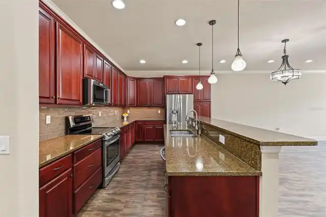 Listing Photo 9