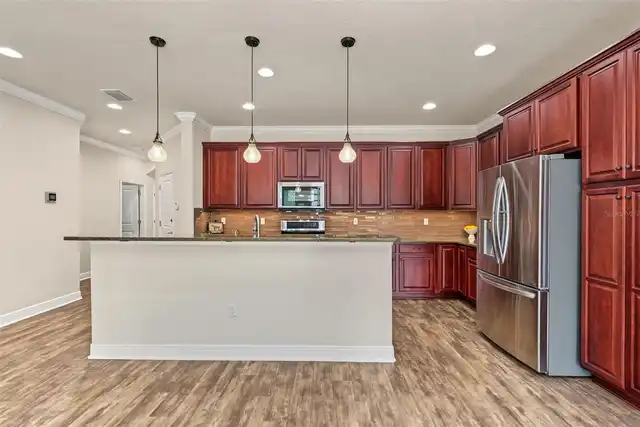 Listing Photo 15