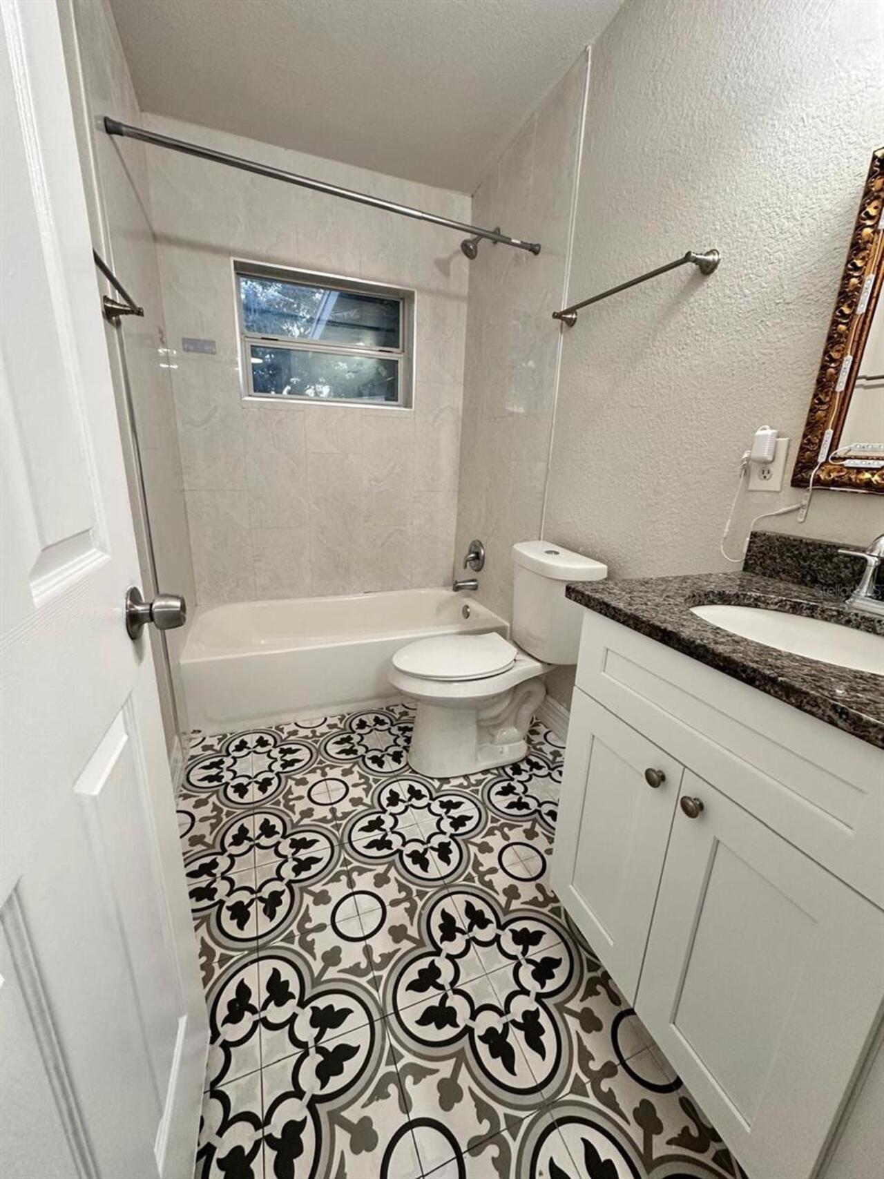 Listing Photo 10