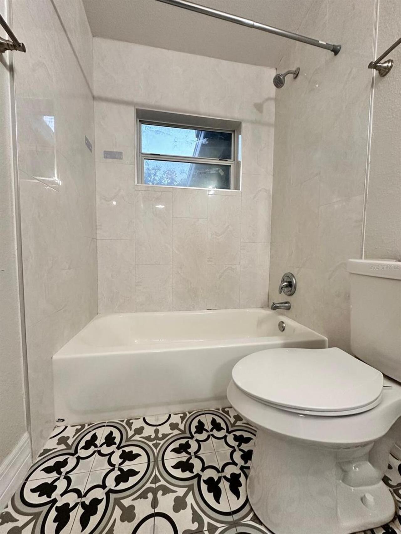Listing Photo 11