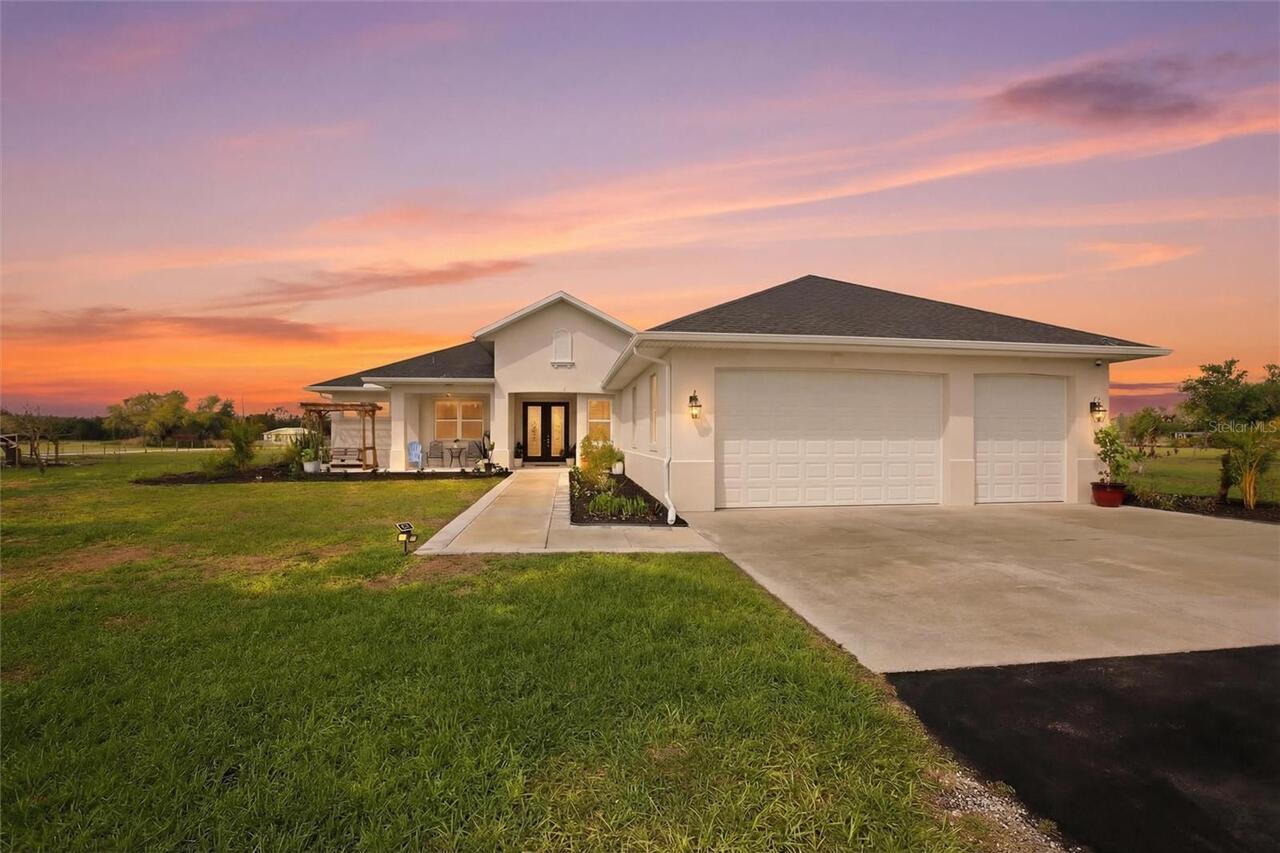 Myakka City Real Estate