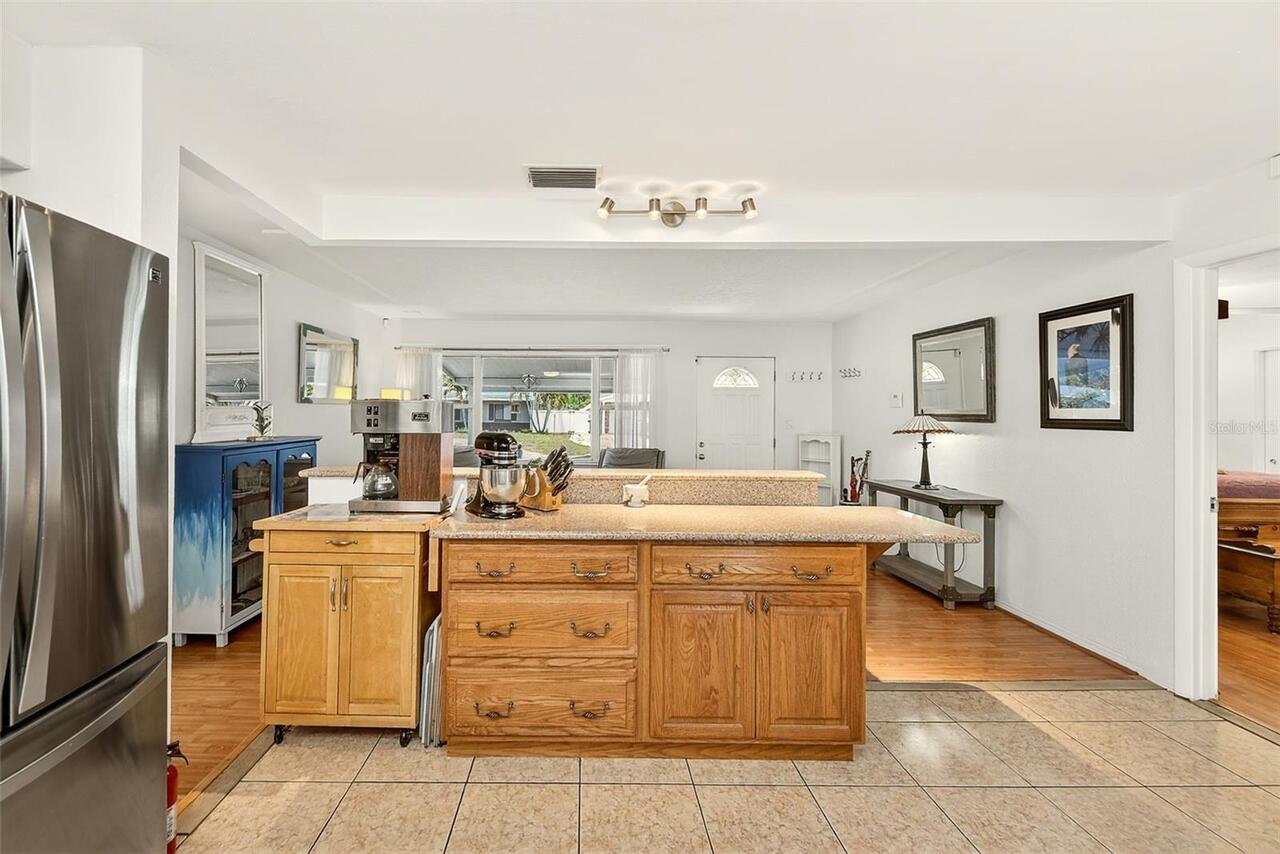 Listing Photo 8
