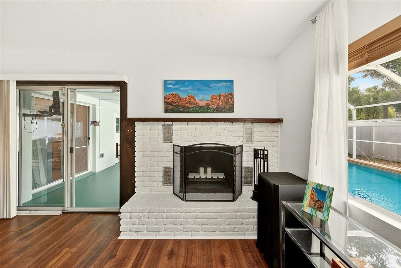 Listing Photo 12