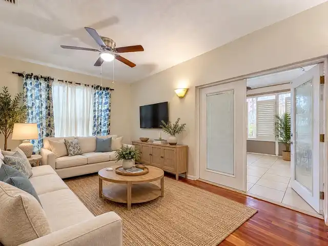 Listing Photo 11