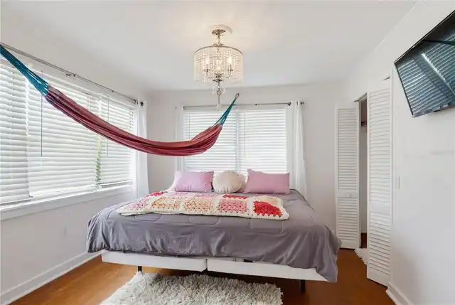 Listing Photo 11