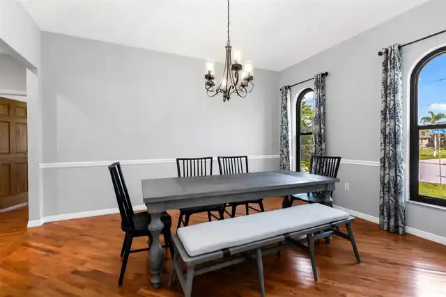 Listing Photo 12