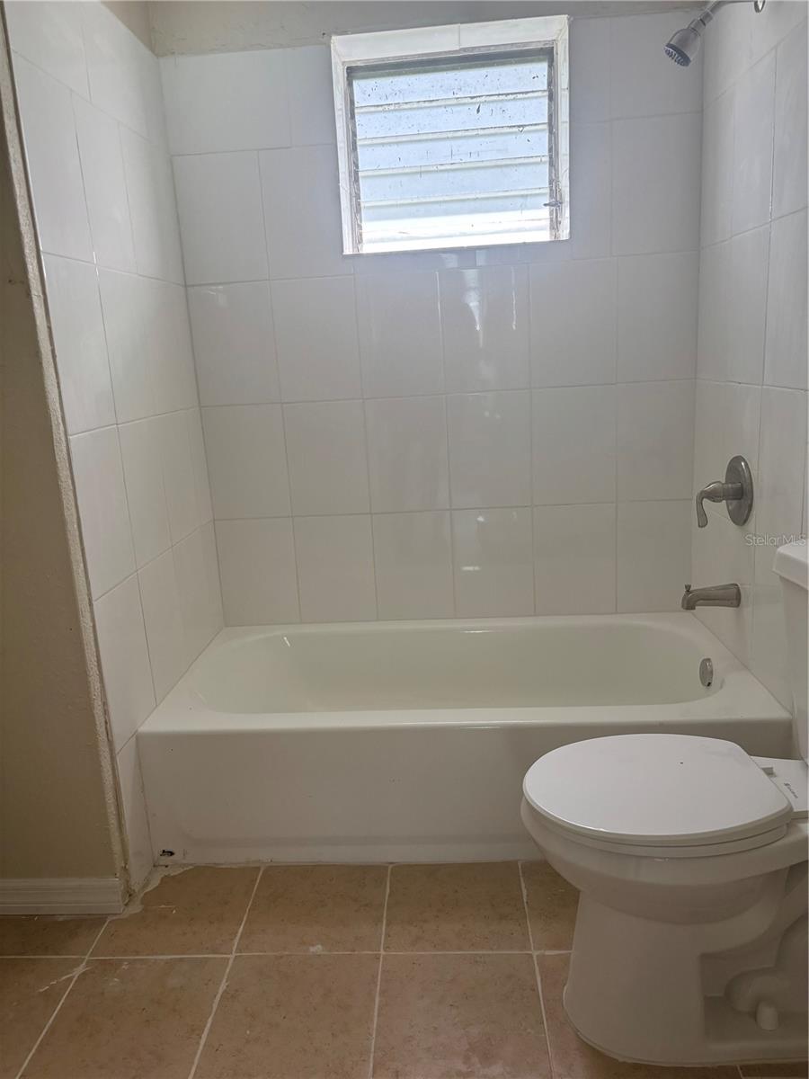 Listing Photo 12