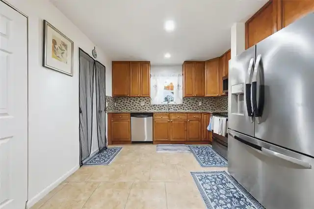 Listing Photo 7