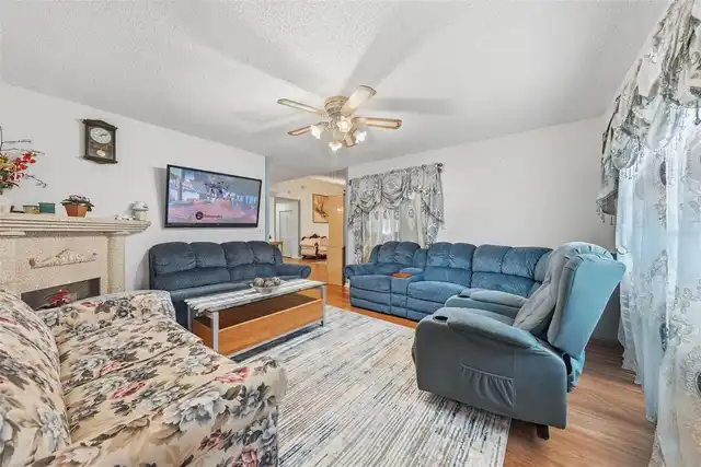 Listing Photo 9