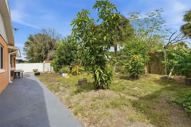 Listing Photo 16